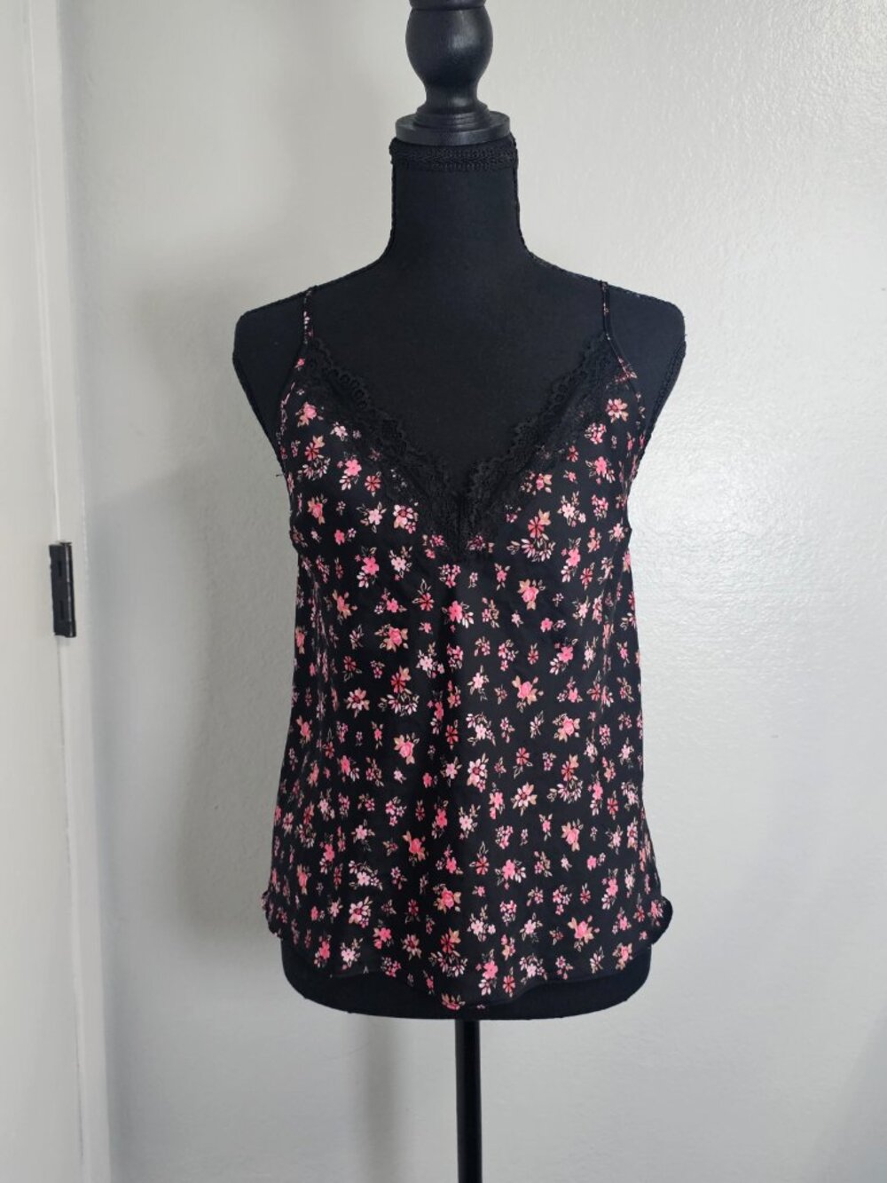 Victoria's Secret Black Floral Baby Doll Lace Trim night Cami - Size Medium - Picture 2 of 4